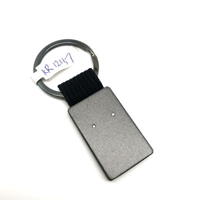 Porta-chaves de liga de zinco com acabamento de arma preta para desempenho OEM / ODM