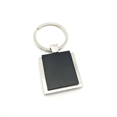 Porta-chaves de metal preto de prata disponível para compra online