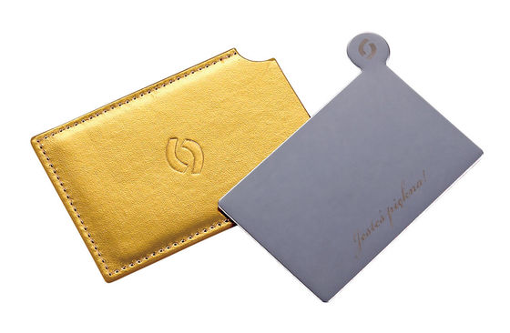 Espelho de bolso de PU com logotipo personalizado com design dobrável e ampliação de 1x