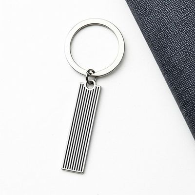 qualidade Customizable Designer Keychain with Zinc Alloy Material OEM/ODM fábrica